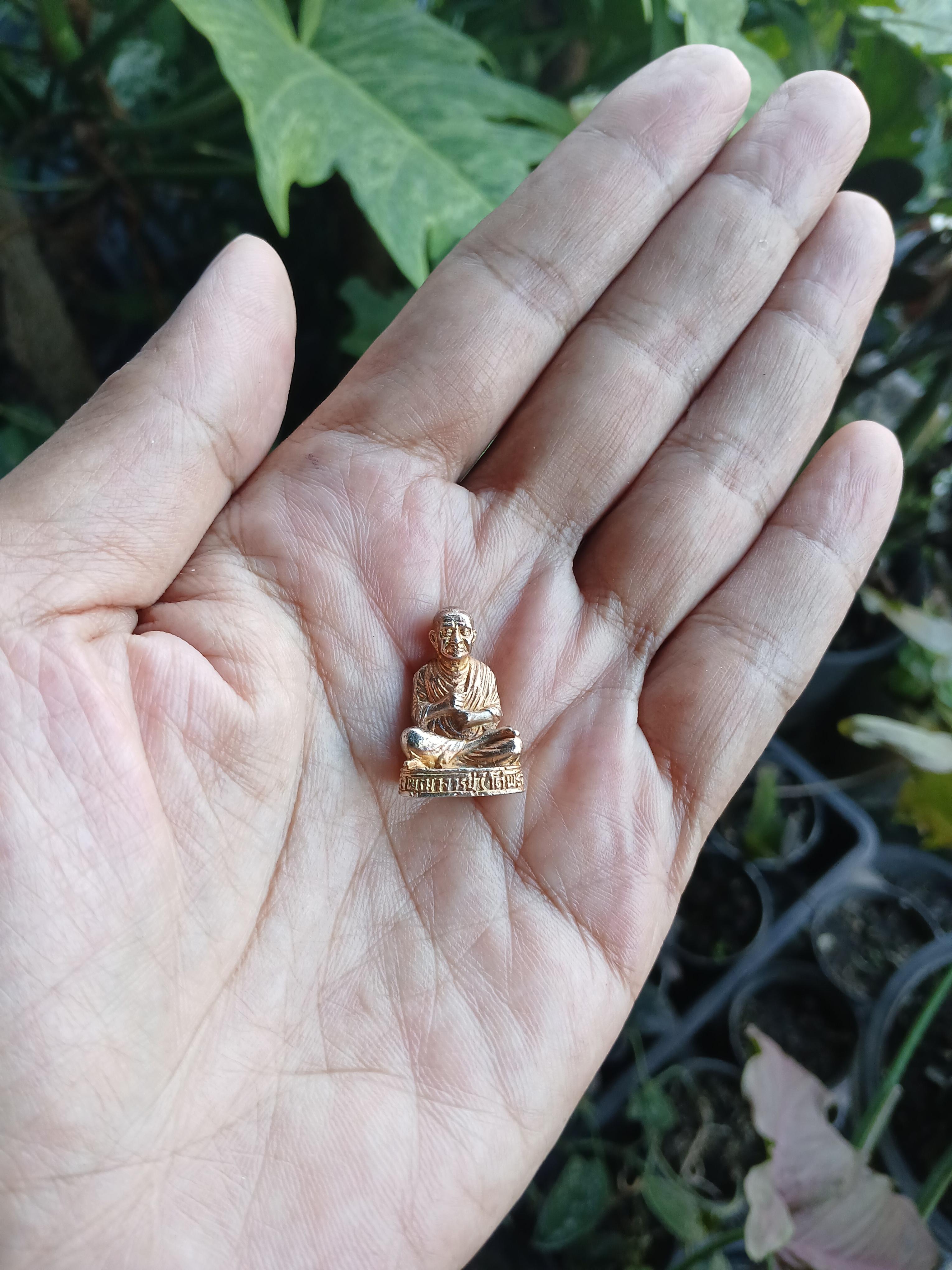 รูปหล่อสมเด็จโต พรหมรังสี รุ่นอนุสรณ์ 123 ปี วัดระฆังโฆษิตาราม กรุงเทพฯ ปี 2538 เนื้อทองทิพย์ กล่องแทนครับ