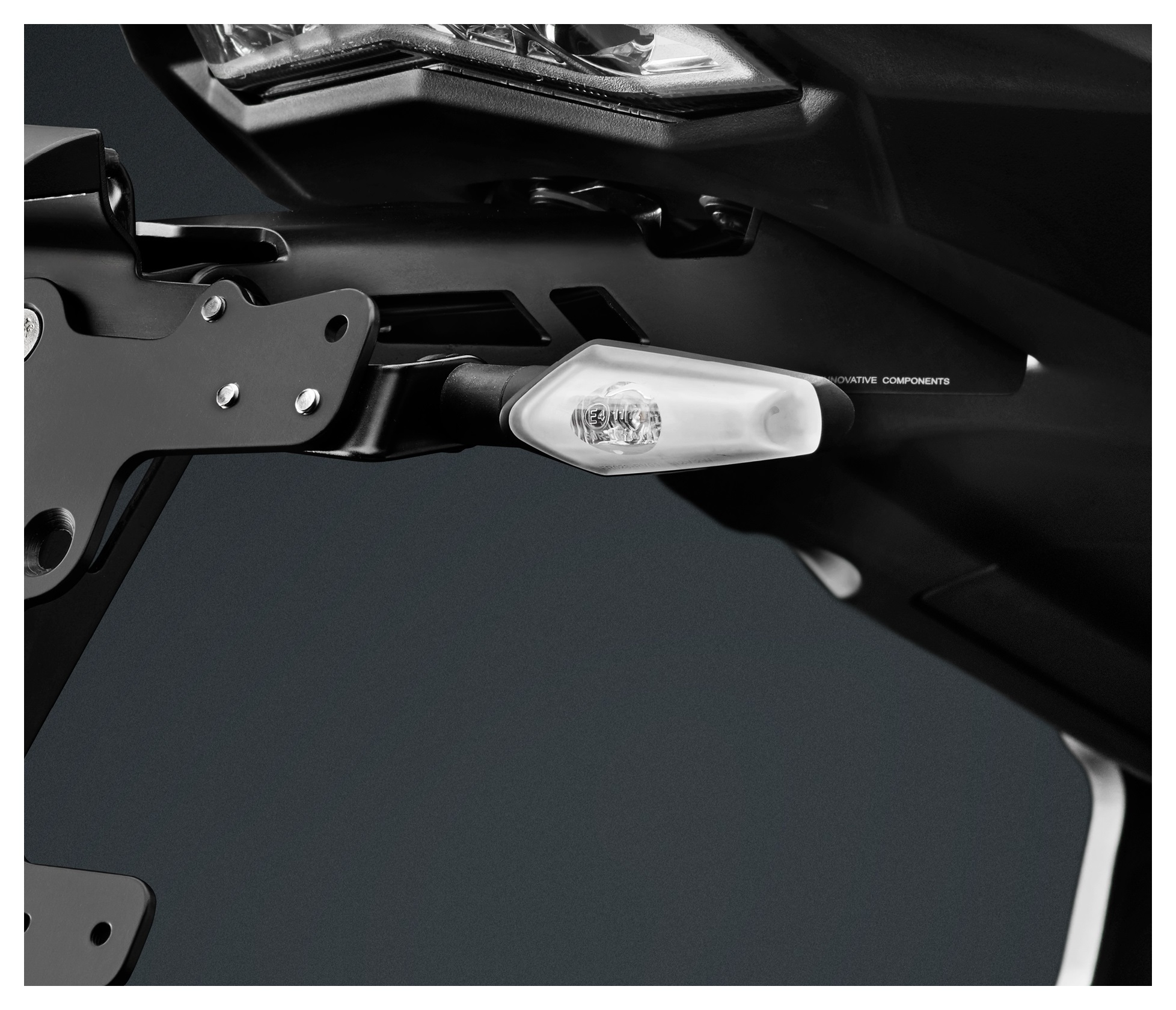 ไฟเลี้ยว RIZOMA ACTION