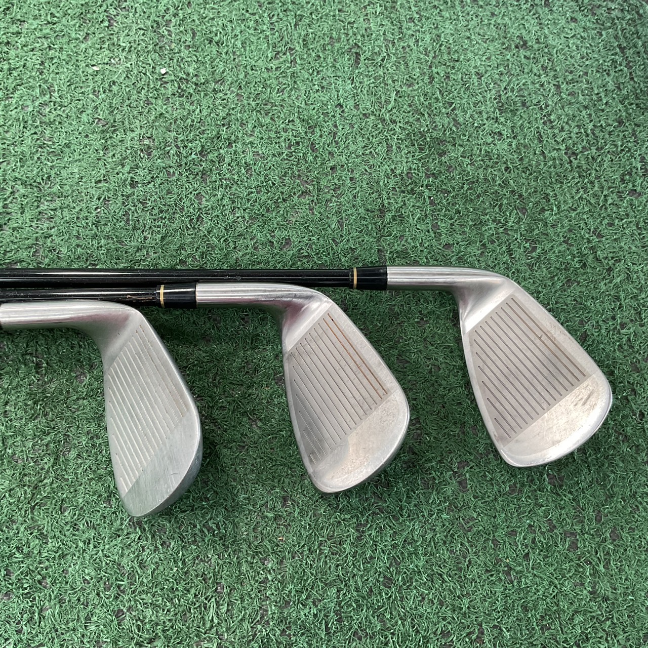 ไม้กอล์ฟ Wilson : Spirally / HIGH MODULUS ก้านกราไฟร์