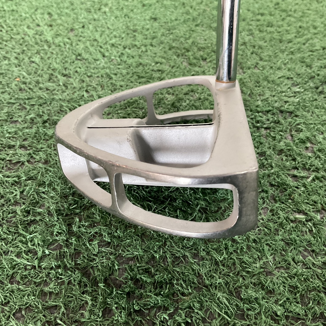 PUTTER OLN : E-TOUR ก้านเหล็ก