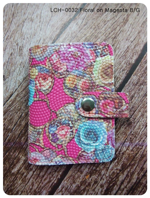 (LCH-0032) กระเป๋าใส่บัตรเคลือบ ลายดอกไม้ พื้นบานเย็น ผิวปุ่ม
