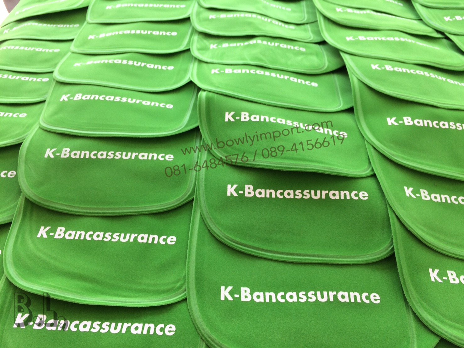 หมอนรองคอเป่าลม เนื้อผ้ากำมะหยี่ พร้อมสกรีนโลโก้