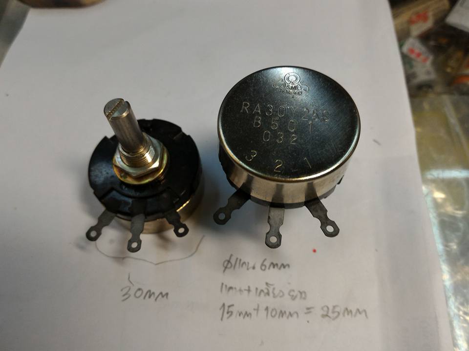 ขาย โวลุ่มไววาว500 OHM RA30YN25S B501 ญี่ปุ่นแท้ ยี้ห้อ COSMO ขนาดเส้นผ่านศูนย์กลาง30MM แกนยาว25MM ขนาดแกนอ้วน6MM VOLUME WIREWOUND500 OHM MADE IN JAPAN ราคา ตัวละ . . . . หน่วย บาท