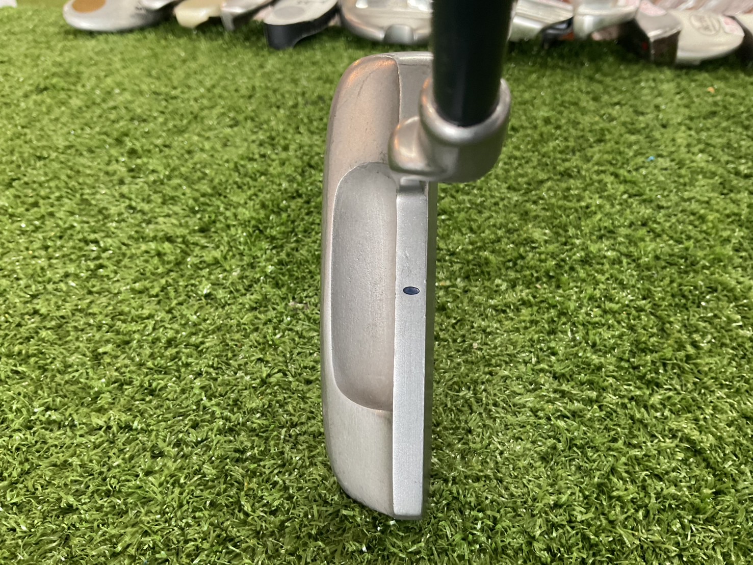 PUTTER Mizuno : EVANOVA 9330 ก้านกราไฟร์
