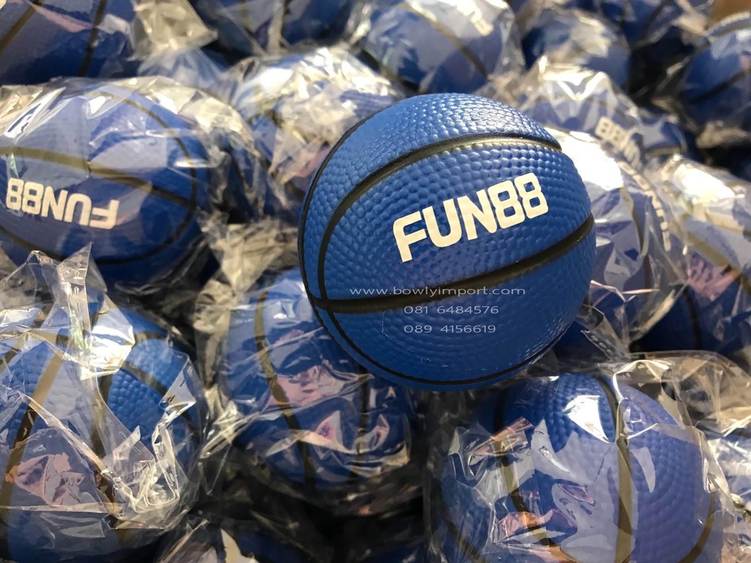 ผลิตลูกบอลบีบ บริหารมือ พร้อมโลโก้