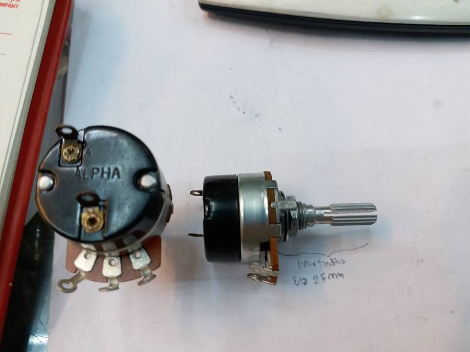 ขาย โวลุ่ม1K B มีสวิทช์ 5ขา ตัวอ้วน24MMแกน+เกลียวยาว25MM โวลุ่มมีสวิทช์1K B โวลุ่ม วอลลุ่ม วอลุ่ม B1K 1KB มีสวิทช์1K Bตัวใหญ่ ตัวอ้วน24MM ราคา ตัวล่ะ . . . . หน่วย บาท