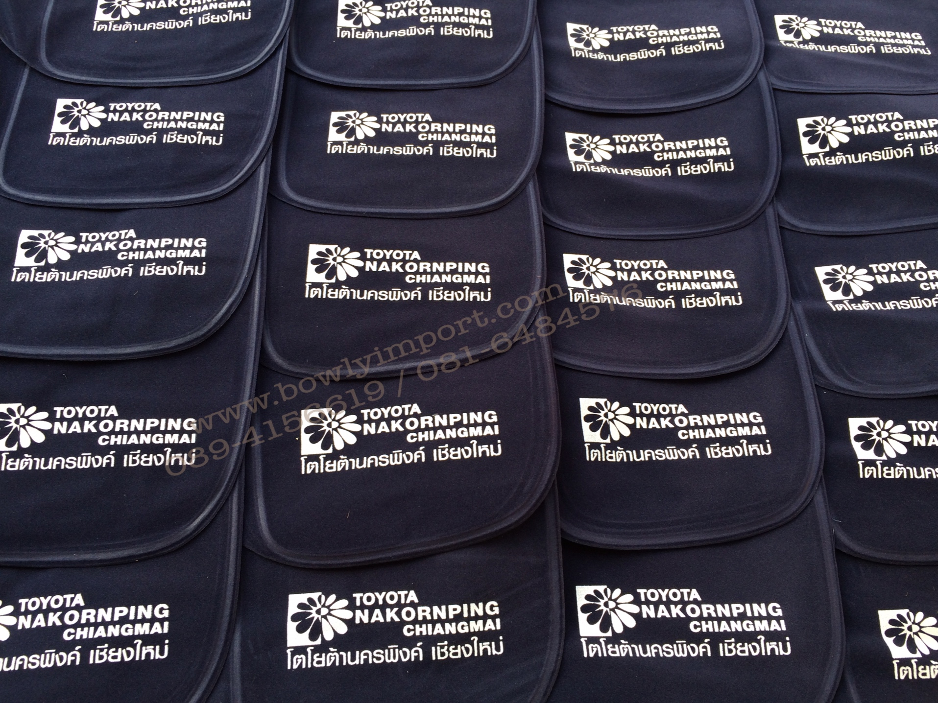 หมอนรองคอเป่าลม เนื้อผ้ากำมะหยี่ พร้อมสกรีนโลโก้