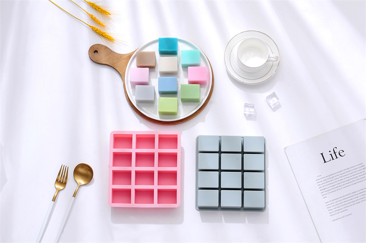 แม่พิมพ์ซิลิโคนสี่เหลี่ยม ขนาด60กรัม 12ช่อง