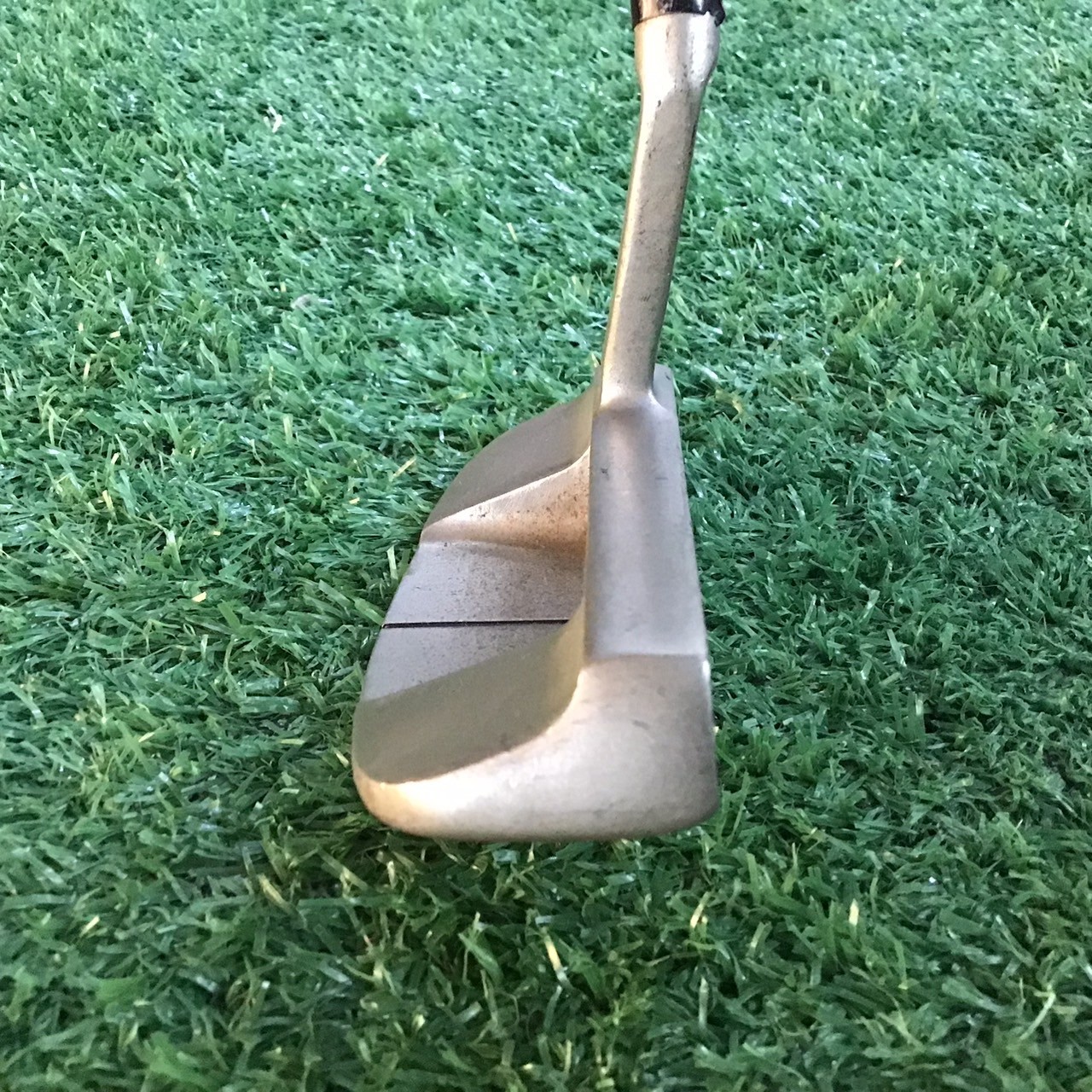 PUTTER A.M.C. AP-002 ก้านเหล็ก