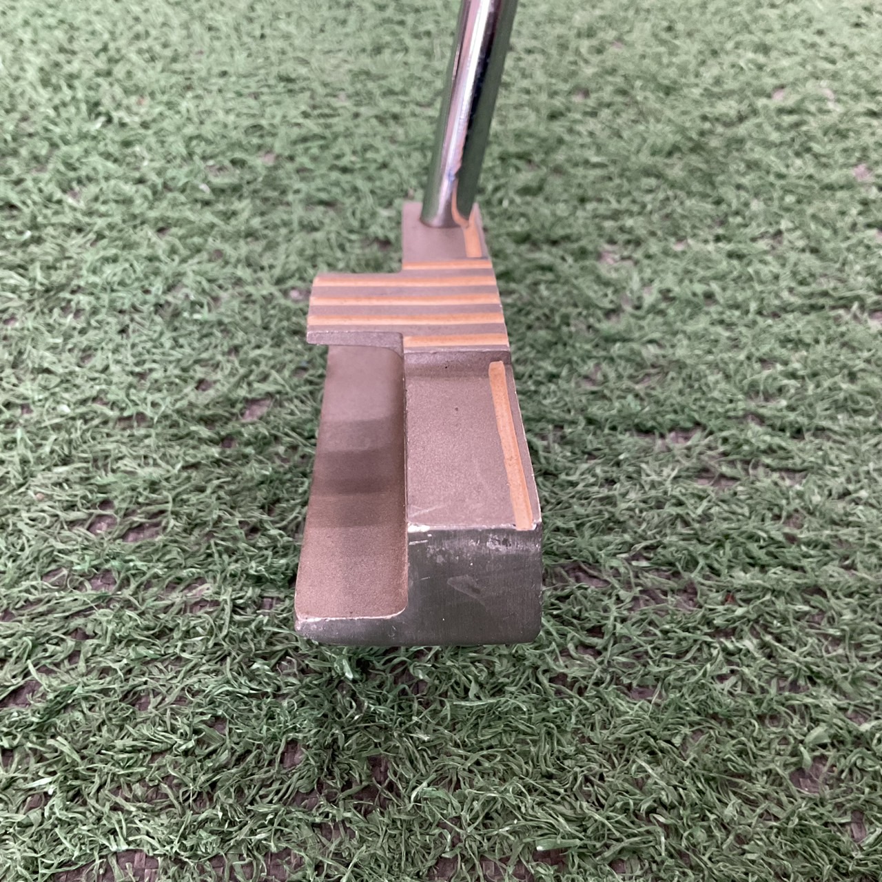 PUTTER LYNX : Seville ก้านเหล็ก