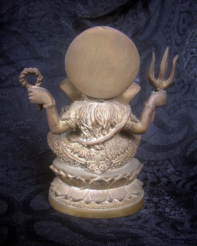 พระพิฆเนศวร์ เทพเจ้าแห่งความสำเร็จ ขนาดบูชา หน้าตักเกือบ 4 นิ้ว เนื้อโลหะผสม ตรีศูล (สามง่าม) ถอดได้ งานหล่อดี มีรายละเอียดครับ