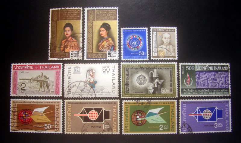 s3029-แสตมป์สมเด็จพระนางเจ้าฯ พระบรมราชินีนาถ พ.ศ.2511 จำนวน 2 ดวง + แสตมป์ปี 2511 จำนวน 7 ชุด พิมพ์อังกฤษ-ญี่ปุ่น ใช้แล้ว ราคาเบา น่าสะสมครับ