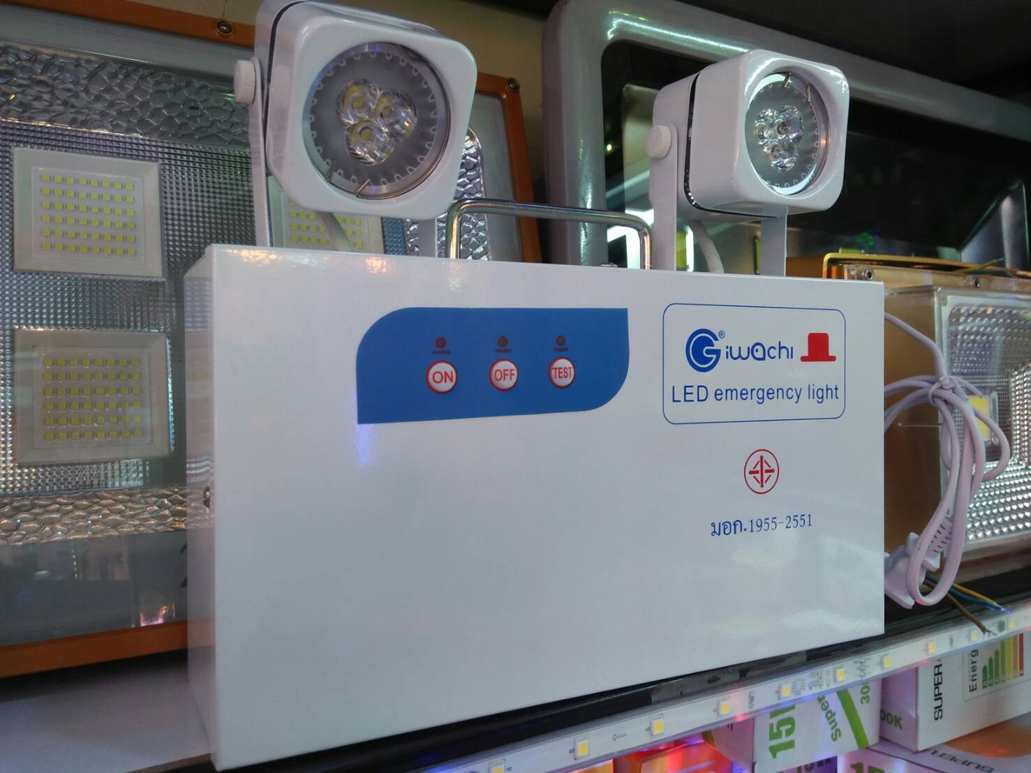 ไฟสำรอง IWACHI ไฟฉุกเฉิน ไฟสำรอง LED 6W