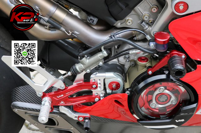 กันล้มกลาง CNC RACING FOR DUCATI PANIGALE V4