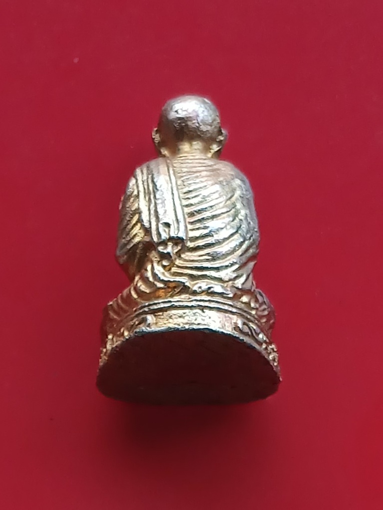 รูปหล่อสมเด็จโต พรหมรังสี รุ่นอนุสรณ์ 123 ปี วัดระฆังโฆษิตาราม กรุงเทพฯ ปี 2538 เนื้อทองทิพย์ กล่องแทนครับ