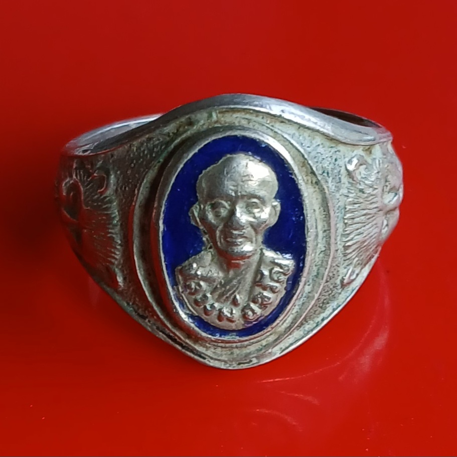 แหวนข้างสิงห์ ลงยาสีน้ำเงิน หลวงพ่อขวัญ วัดบ้านไร่ จ.พิจิตร เนื้ออัลปาก้า