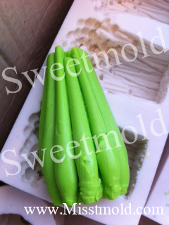 แม่พิมพ์ รูปตะไคร้ 5 ช่อง 100g