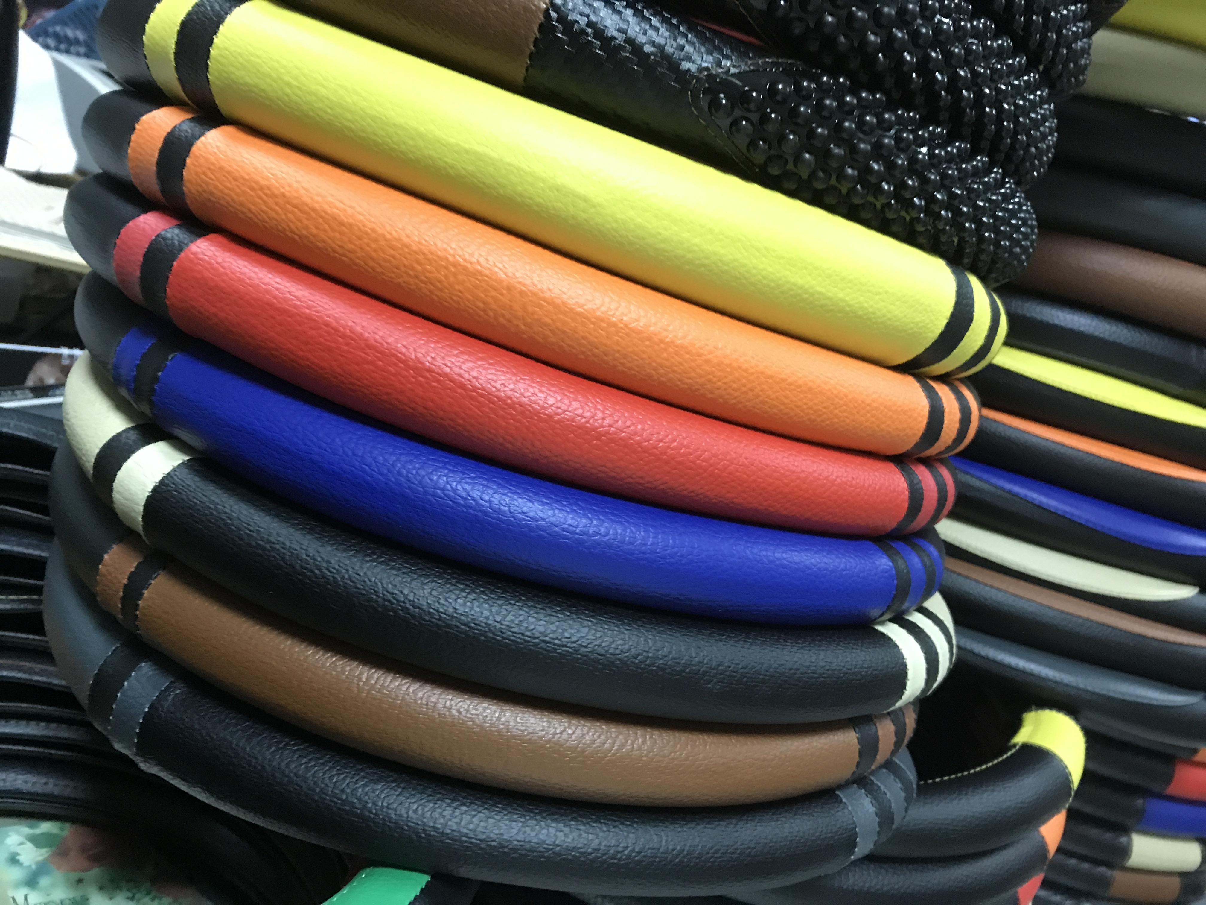 หุ้มพวงมาลัย ลาย Sport สำหรับรถเก๋งทั่วไป