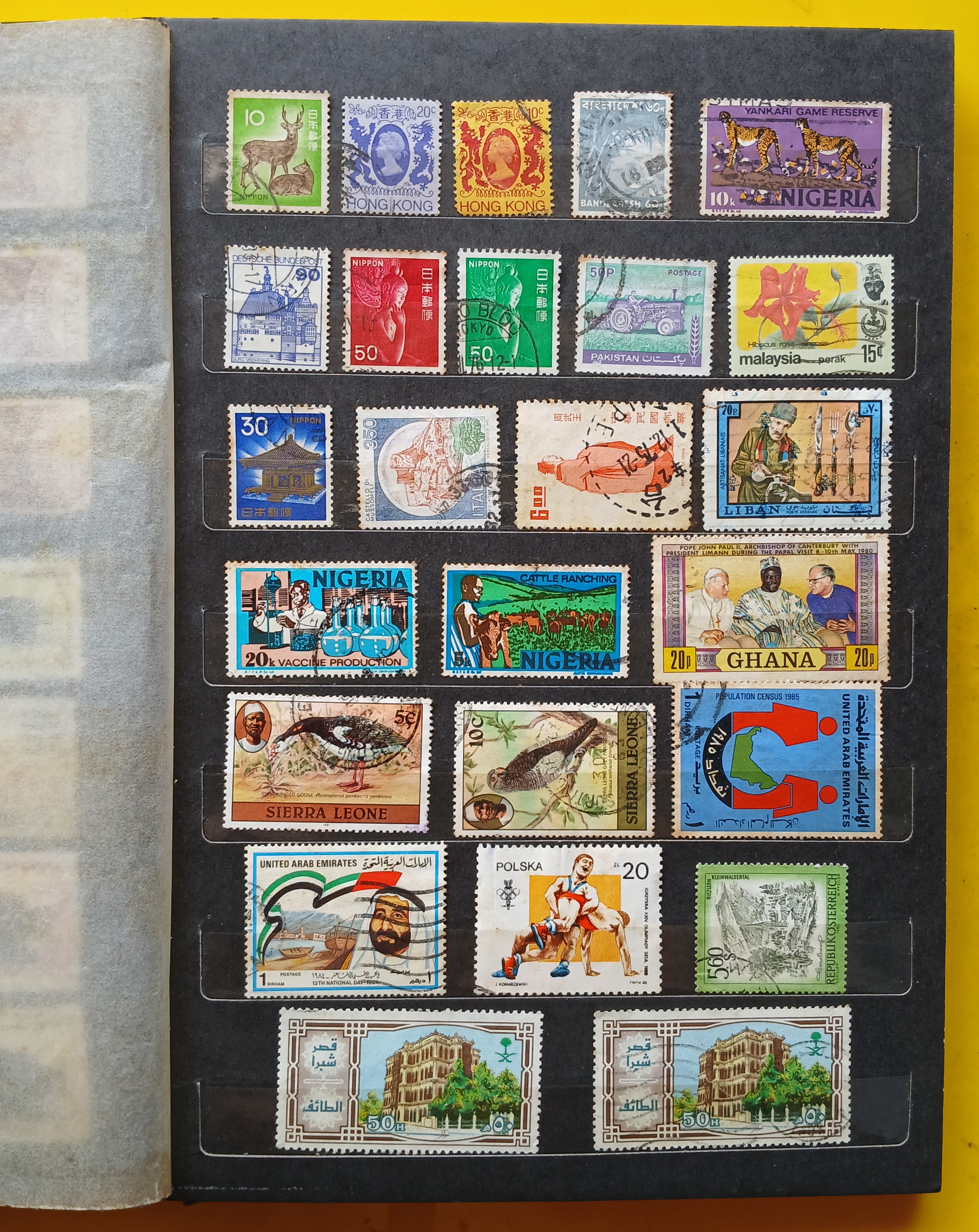 s3449-แสตมป์ต่างประเทศ พร้อมสมุด รวม 14 หน้า / 417 ดวง +โปสการ์ด ติดแสตมป์ต่างประเทศ ใช้แล้ว 4 ใบ +ซองส่งจริง ต่างประเทศส่งมาไทย 4 ซอง