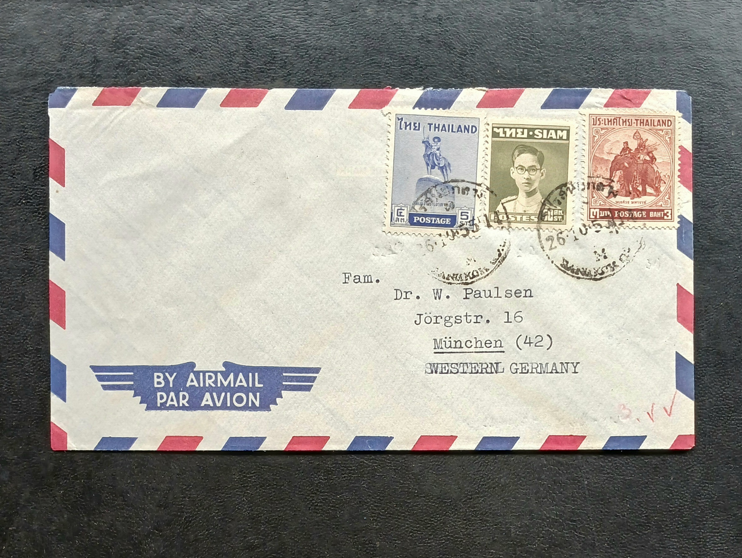 ซองจดหมายเก่า ปี 2498 (1955) BANGKOK-WESTERN GERMANY ติดแสตมป์พระรูป ร.9 SIAM ปี 2492, พระเจ้าตากสิน ปี 2498, พระนเรศวร ปี 2498 (ราคาหน้าดวง รวม 3 บาท 55 สตางค์) มีตราประทับ ไปรษณีย์กลาง 1955