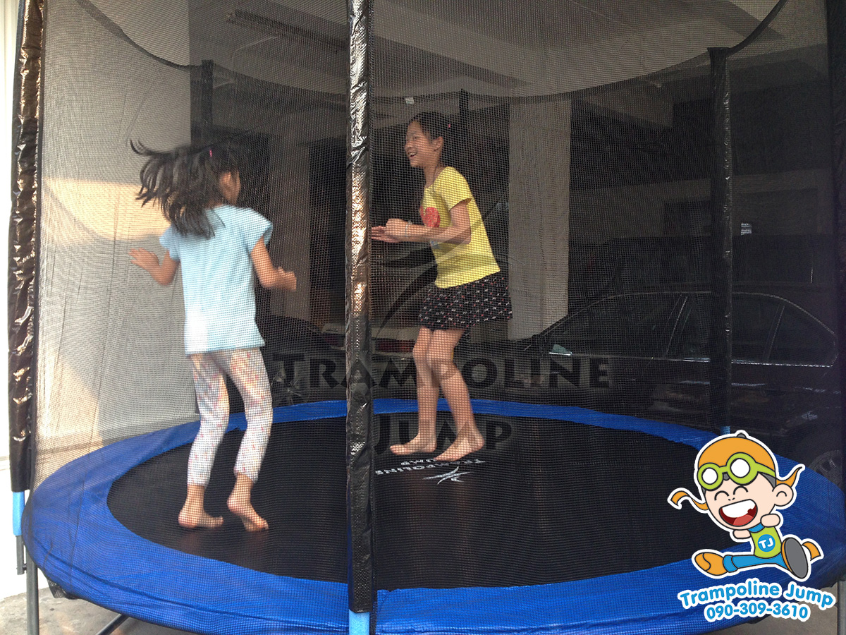 แทรมโพลีน 10 ฟุต สปริงบอร์ดออกกำลังกาย เพิ่มความสูง สำหรับ เด็ก 4 คน