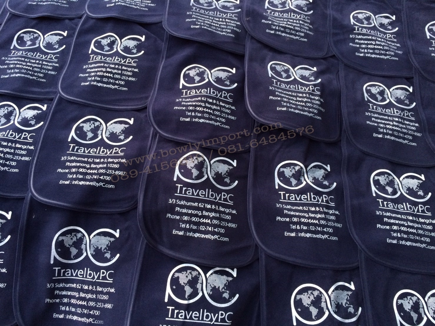 หมอนรองคอเป่าลม เนื้อผ้ากำมะหยี่ พร้อมสกรีนโลโก้