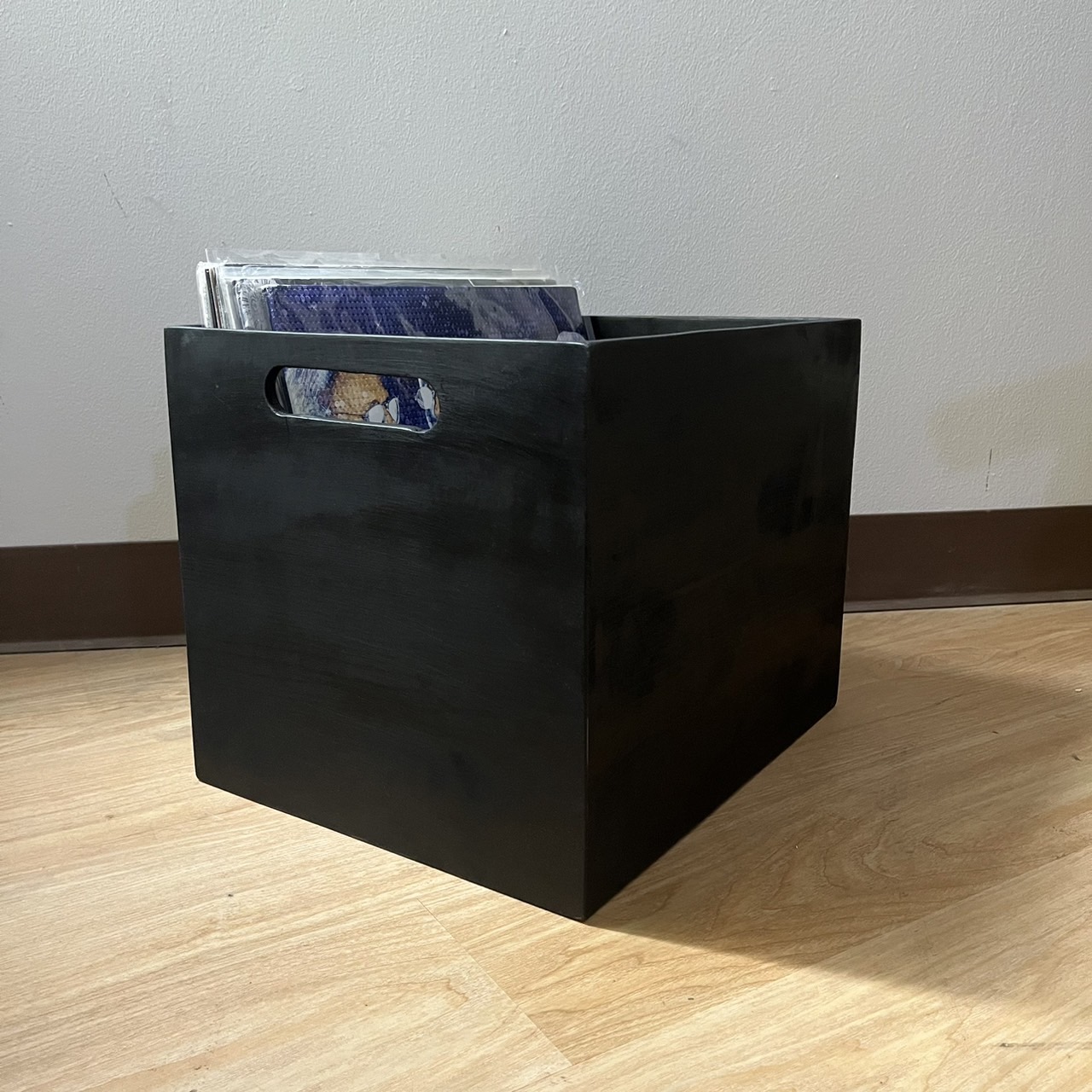 ลังไม้ ลังไม้ตกแต่งบ้าน ลังไม้เก็บแผ่นเสียง ลังไม้เก็บของ สีดำ