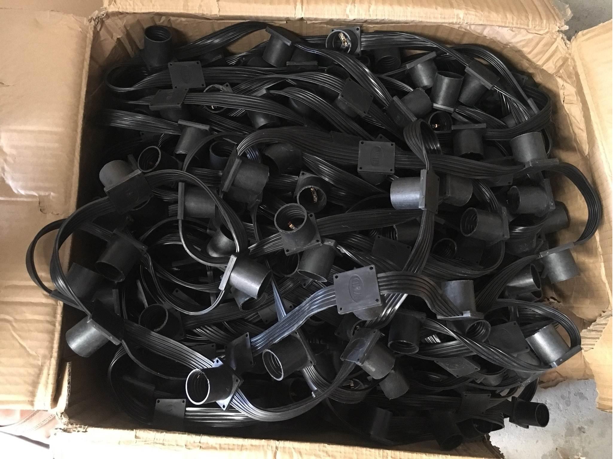 สายเเพรชุดหลอดไฟปิงปอง ยาว 10 เมตร/20 เมตร/50 เมตร/100 เมตร เกรดAAA งานมอก. ขั้ว E27 สายหนาสีดำกันน้ำ ใช้งานสะดวก สำหรับไฟประดับตกเเต่งสวน ไฟตกเเต่งปีใหม่ ไฟคริสมาส งานเเต่ง ร้านอาหาร เทศกาลต่างๆ ลอยกระทง (เฉพาะสายไฟเเพร) - ฟรี ปลั๊กตัวผู้ ตัวเมีย กันน้ำ