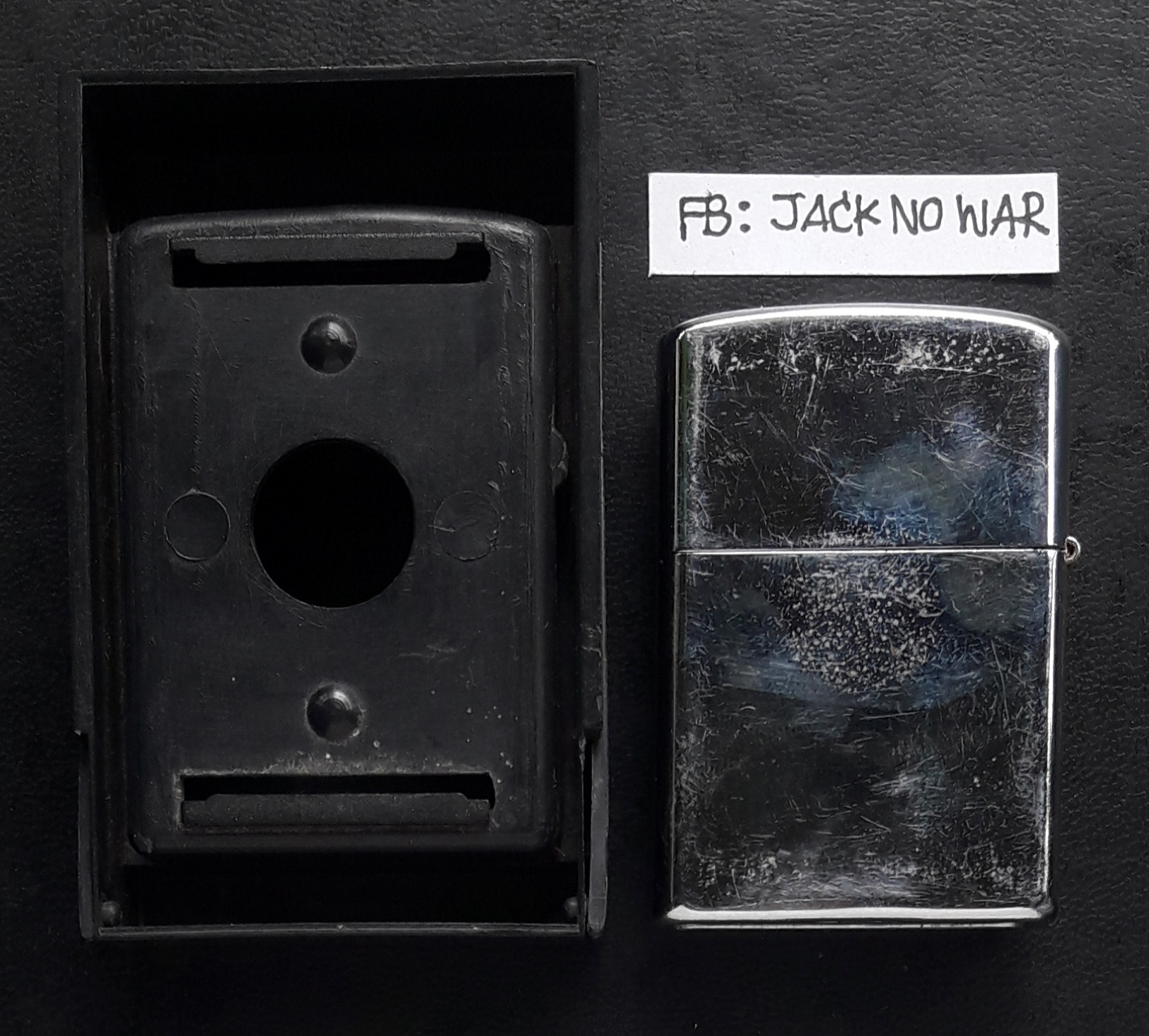 ไฟแช็คน้ำมัน KOREA Excellency สไตล์ซิปโป้ งานเก่าเก็บ โลหะชุบ ไม่ผ่านใช้ พร้อมกล่องพลาสติกฝาพับครับ