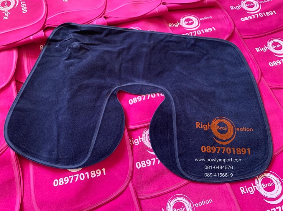 หมอนรองคอเป่าลม เนื้อผ้ากำมะหยี่ พร้อมสกรีนโลโก้