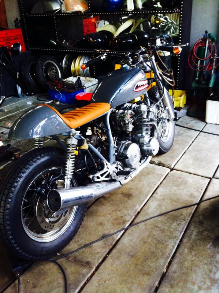 Shark brat style งานเพ้นท์สี ใส่ลาย oil tank