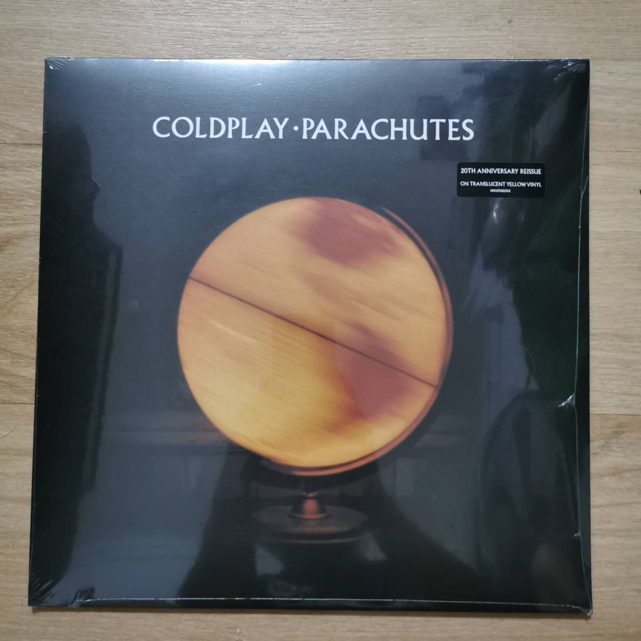 แผ่นเสียง COLDPLAY อัลบั้ม PARACHUTES / 20TH ANNIVERSARY / translucent yellow vinyl แผ่นเสียงใหม่ ซีล