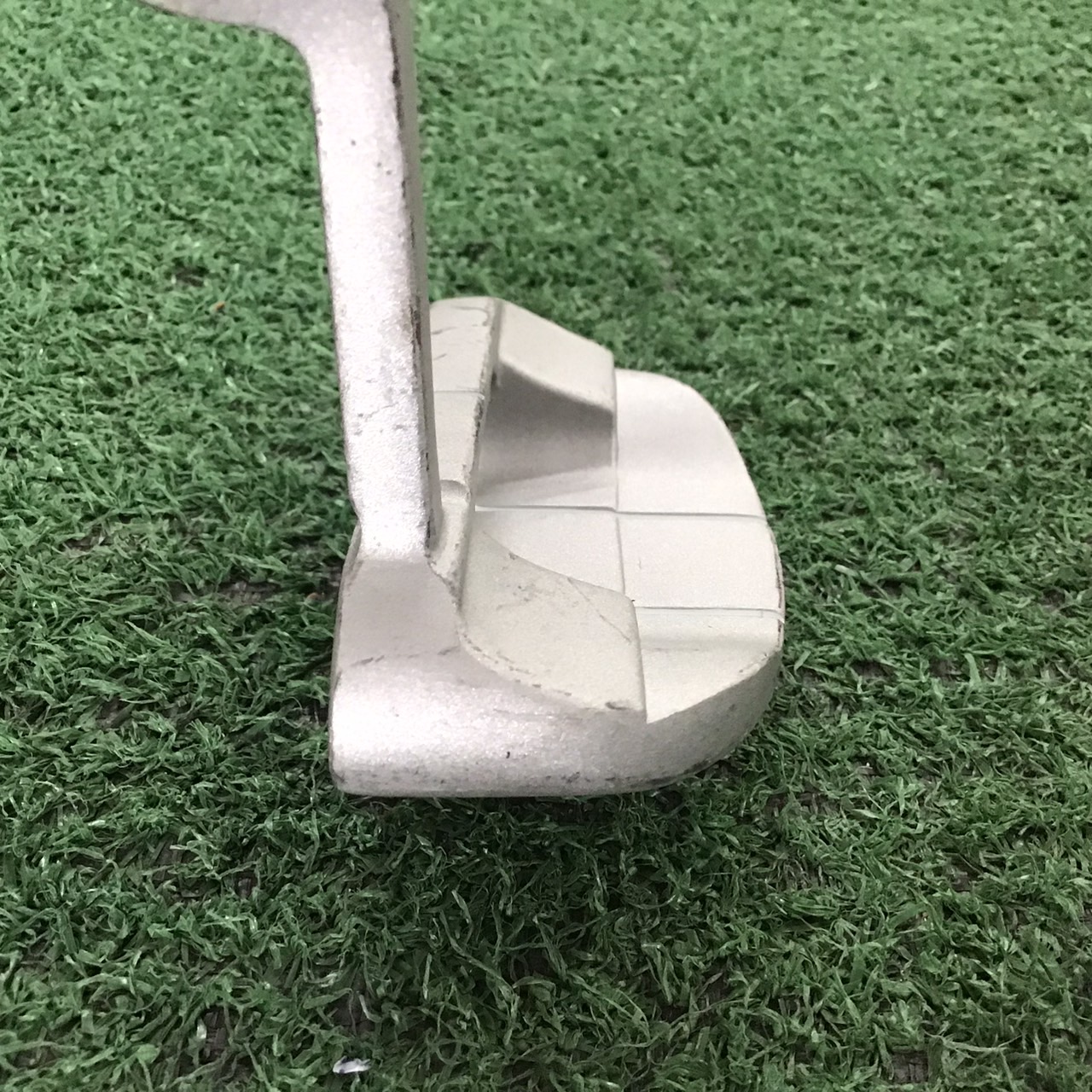 PUTTER IGNIO : FIRES YOU UP. ก้านเหล็ก