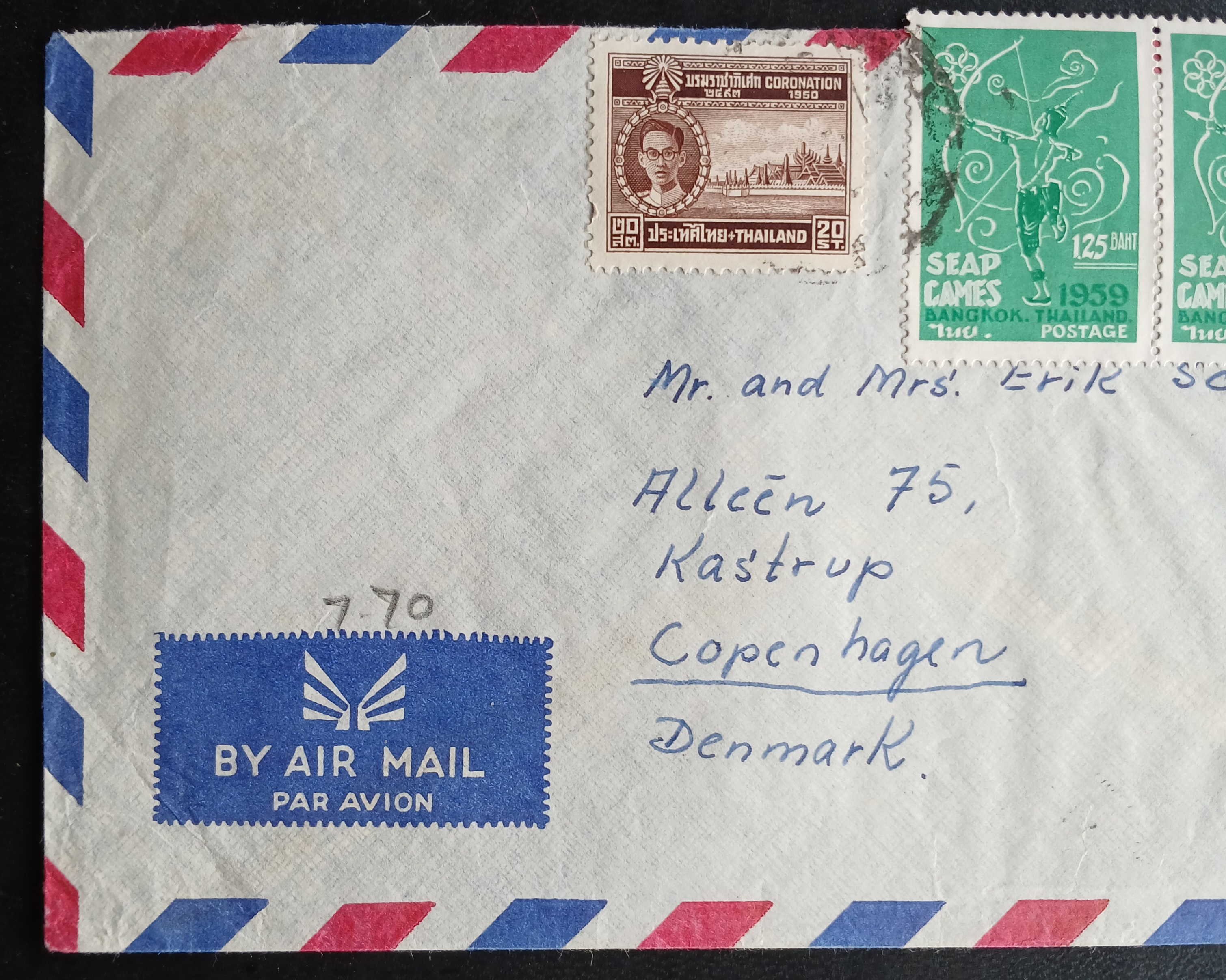 s3482-ซองจดหมายเก่า BANGKOK-Copenhagen DENMARK จ่าหน้าซองแบบ เขียนลายมือ ติดแสตมป์พระรูป ร.9 THAILAND 2498, บรมราชาภิเษก 2493, กีฬาแหลมทอง 2502 Seap Games 1959 (ราคาหน้าดวง รวม 7 บาท 70 สตางค์) มีตราประทับ ไปรษณีย์กลาง 1959 พ.ศ.2502