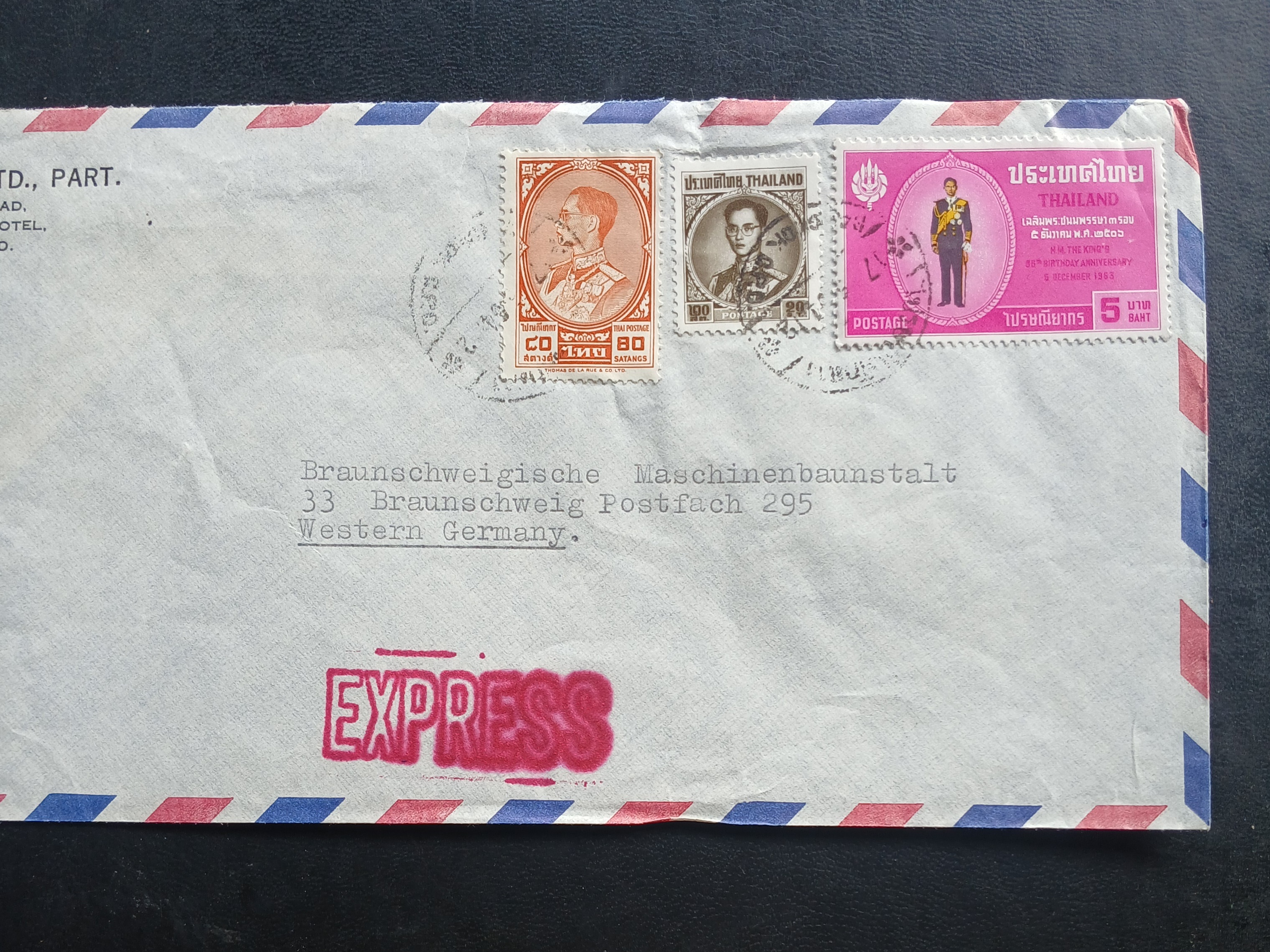 ซองจดหมายเก่า ปี 2507 (1964) BANGKOK-WESTERN GERMANY ตรา EXPRESS ติดแสตมป์พระรูป ร.9 ชุดสาม ปี 2506, ชุดสี่ ปี 2506, ร.9 ครบ 3 รอบ ปี 2506 มีตราประทับ ไปรษณีย์กลาง 1964, ตราเยอรมนี BRAUNSCHWEIG 1964