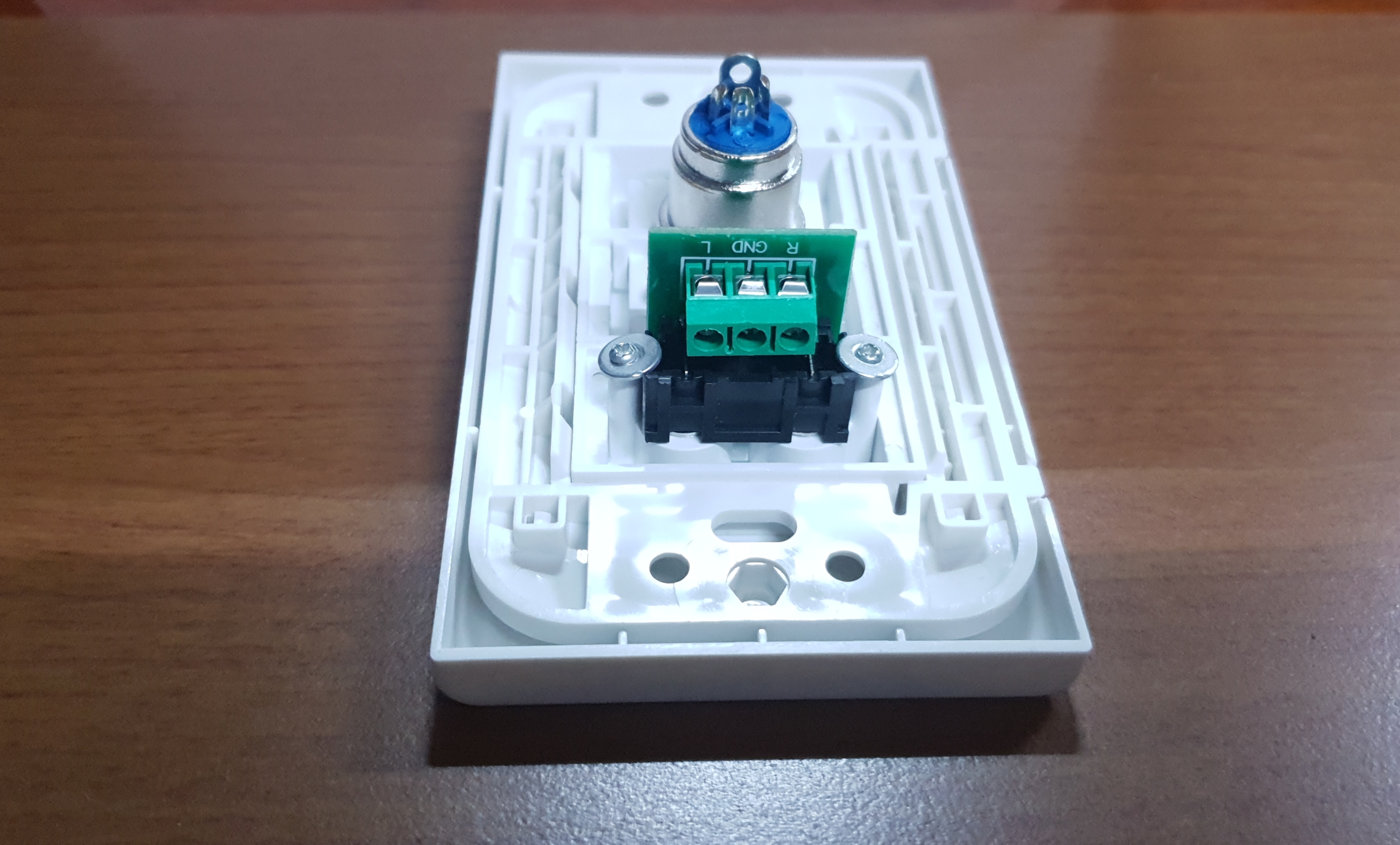 Wall plate XLR / RCA(Panasonic) (ขาว/ดำ)