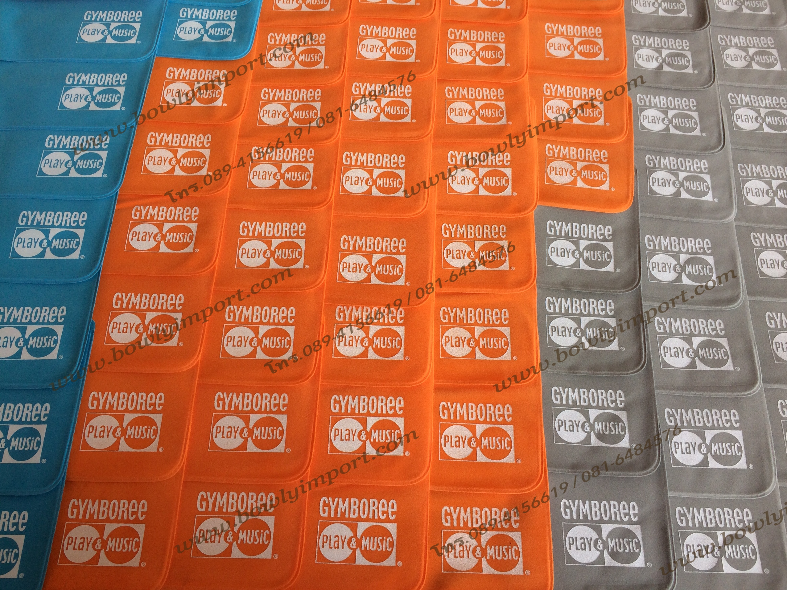 หมอนรองคอเป่าลม เนื้อผ้ากำมะหยี่ พร้อมสกรีนโลโก้