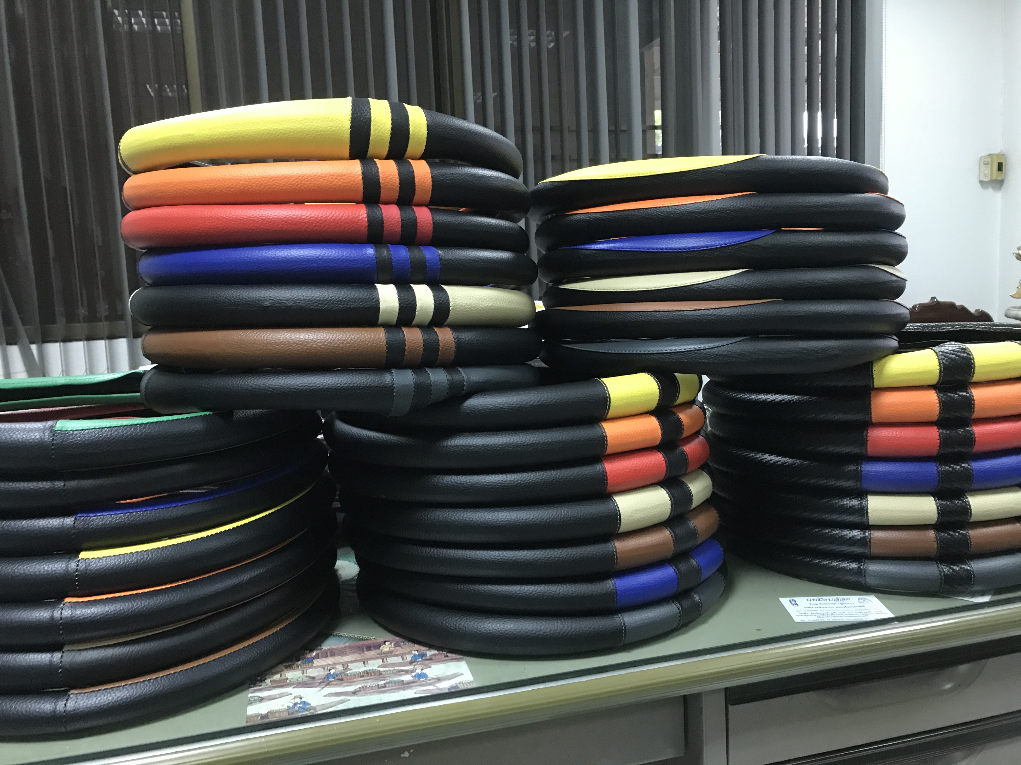 หุ้มพวงมาลัย ลาย Sport สำหรับรถเก๋งทั่วไป