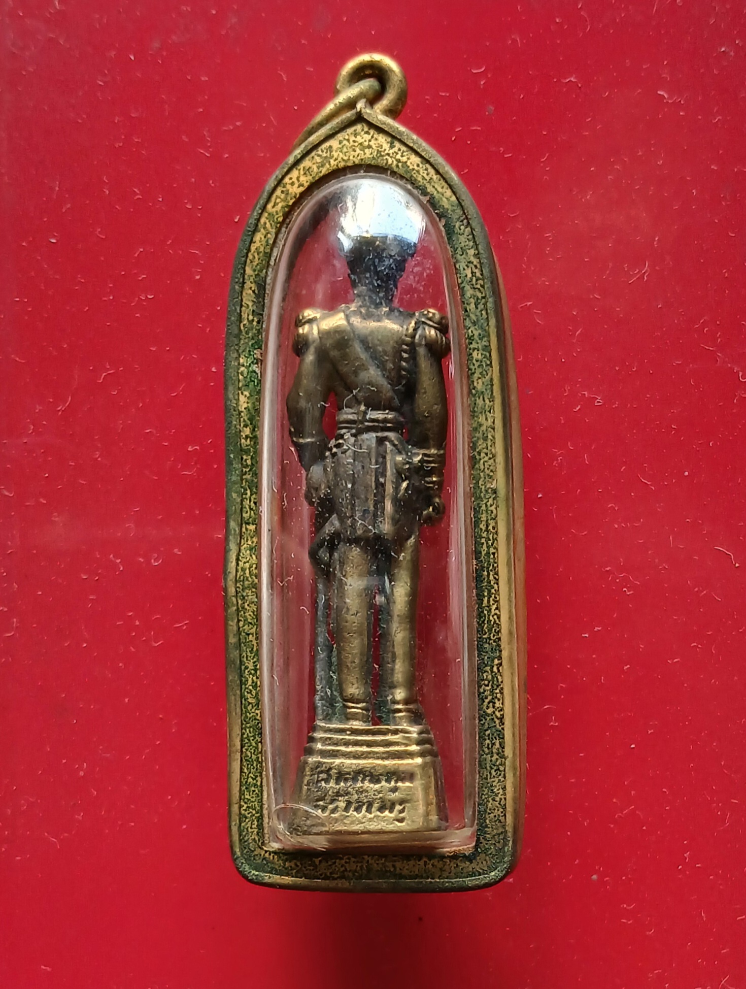 รูปหล่อยืน กรมหลวงชุมพรฯ ออกวัดปากน้ำระยอง ปี 2529 เนื้อโลหะ สมทบทุนสร้างเมรุ พร้อมเลี่ยมเก่าครับ