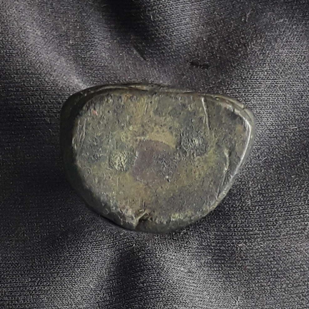 พระสังกัจจายน์ เนื้อทองผสม อุดกริ่งใต้ฐาน ขนาดฐานกว้าง 1 นิ้ว สุง 1.5 นิ้วครับ