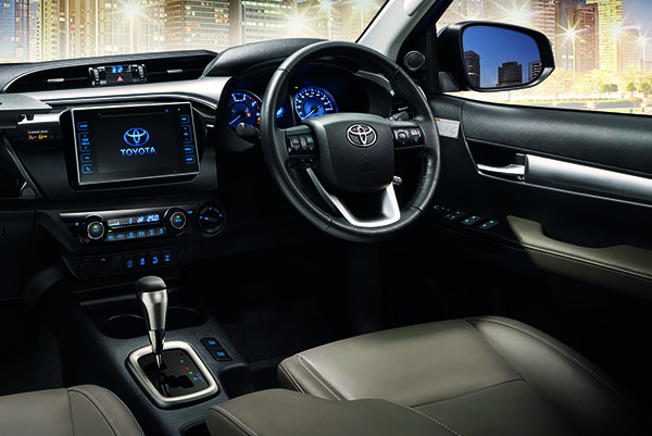 พรมปูพื้นใยไวนิล เข้ารูป 100% สำหรับรถ รุ่น All New Hilux Revo CAB 2015 เกียร์ Auto แบบมีกล่อง (Box)