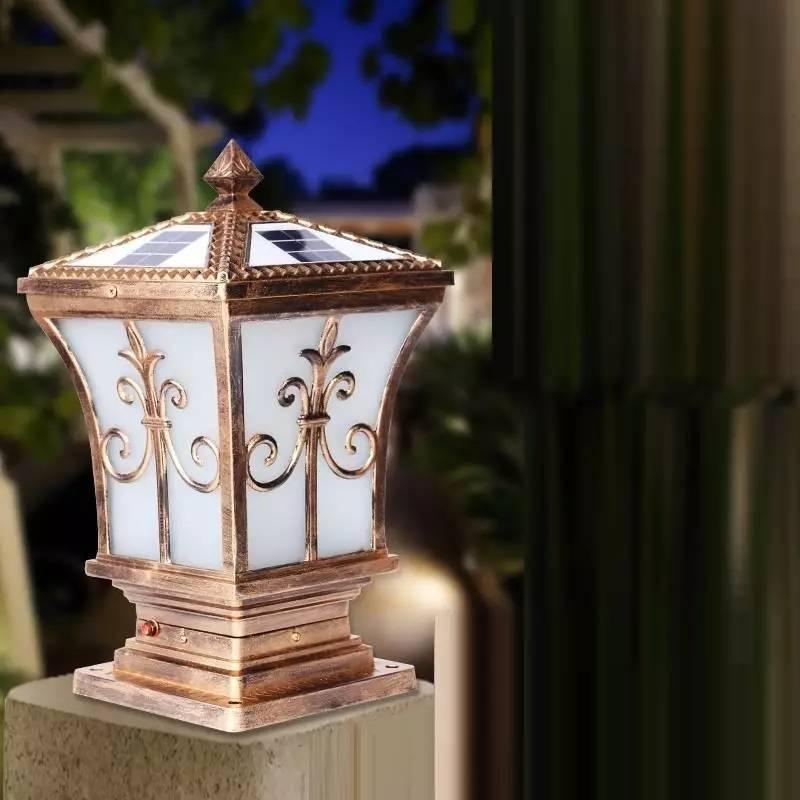 [2 IN1 Solar ] Solar outdoor wall lights ! โคมไฟหัวเสาโซล่าเซลล์ รุ่น 2 เเสง เเสง white เเละ เเสง warmwhite ในโคมเดียว body bronze สไตล์โมเดริ์น หรูหรา ทรงสี่เหลี่ยม วัสดุอะลูมิเนียมทนทา โคมไฟหัวเสา Solar โคมไฟพลังงานเเเสงอาทิตย์