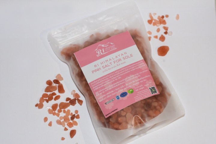 เกลือชมพู อาร์ ไอ หิมาลายัน พิ้งค์ ซอลท์ สำหรับโซเล / Himalayan Salt For Sole (Size 10-20 mm.) เกลือชมพูคีโต เกลือชมพูแท้