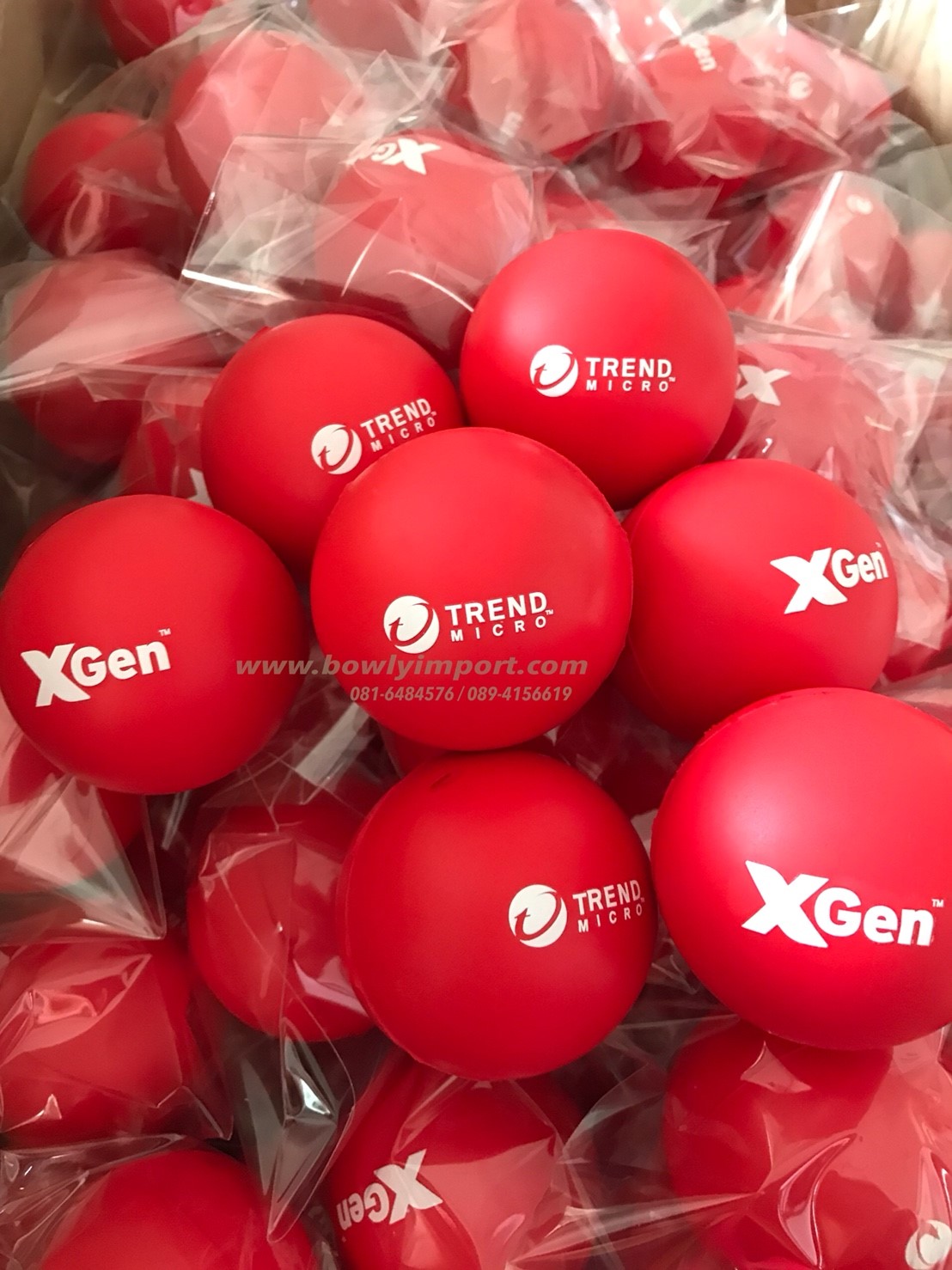 ผลิตลูกบอลบีบ บริหารมือ พร้อมโลโก้