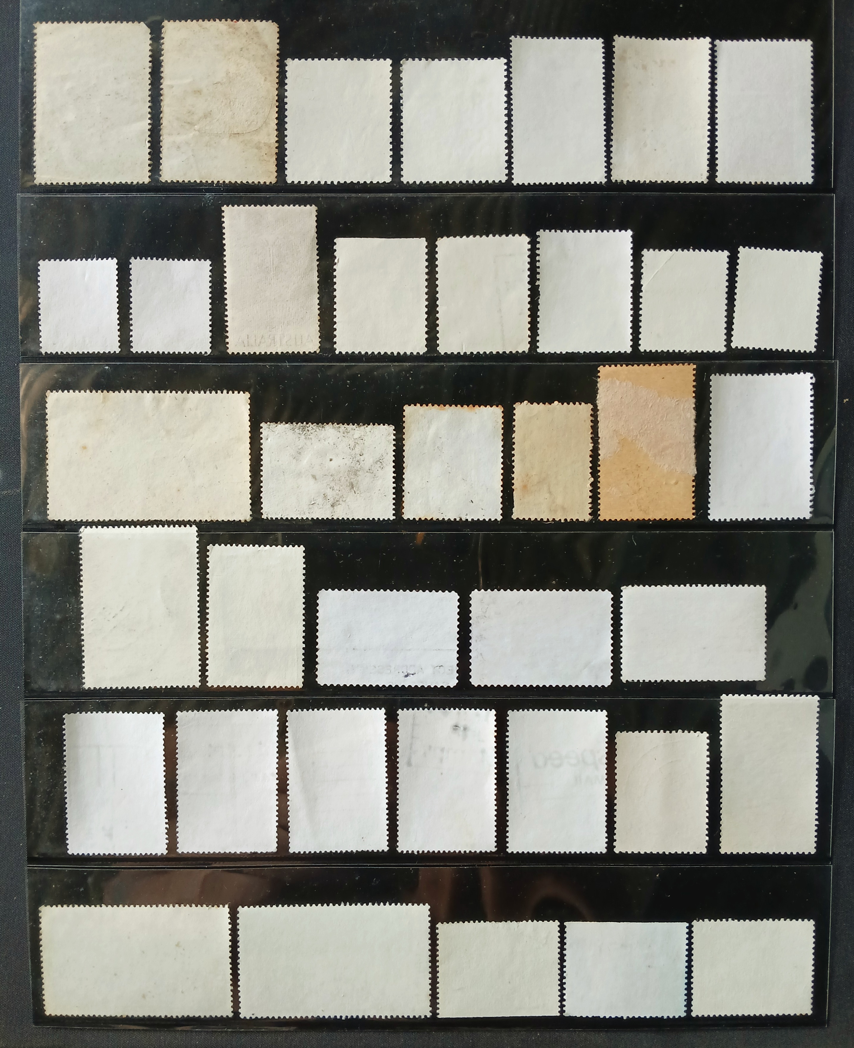 s3457z58-แสตมป์ต่างประเทศ ยังไม่ใช้-ใช้แล้ว มีประเทศลาว, มีฟุตบอลโลก และอื่นๆ ดวงเล็ก-ใหญ่ คละสภาพ รวมหลายประเทศ +ชองติดแสตมป์ ส่งจากต่างประเทศมาไทย 4 ซอง