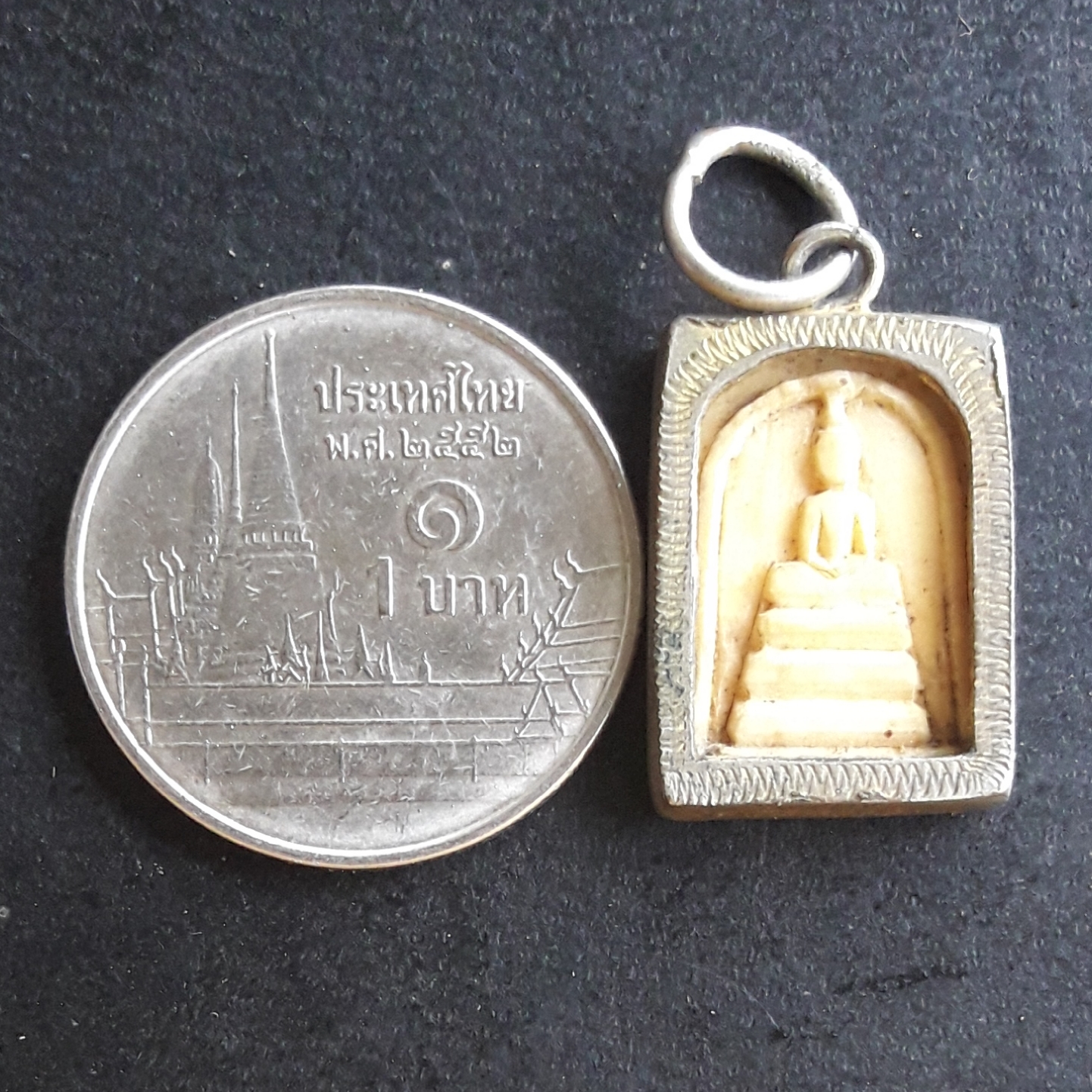 สมเด็จ งานแกะเก่า พิมพ์คะแนน เลี่ยมโบราณห่วงเชื่อมครับ