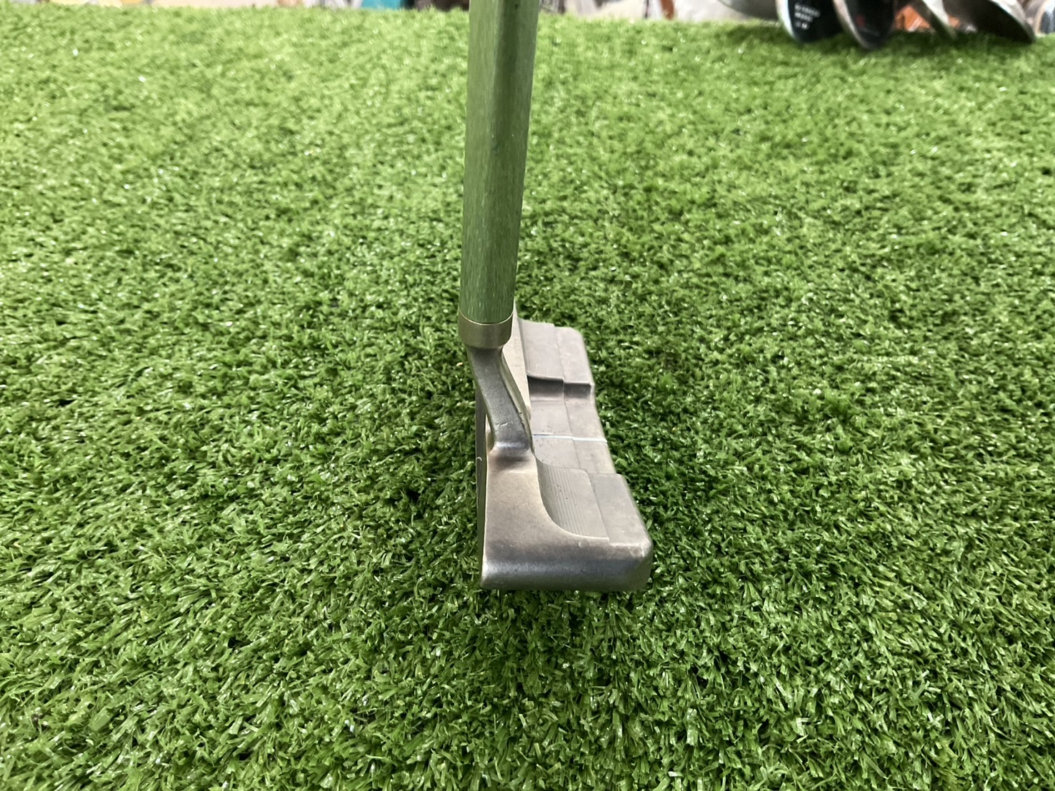 PUTTER BRIDGESTONE : TOURSTAGE B-2P ก้านเหล็ก