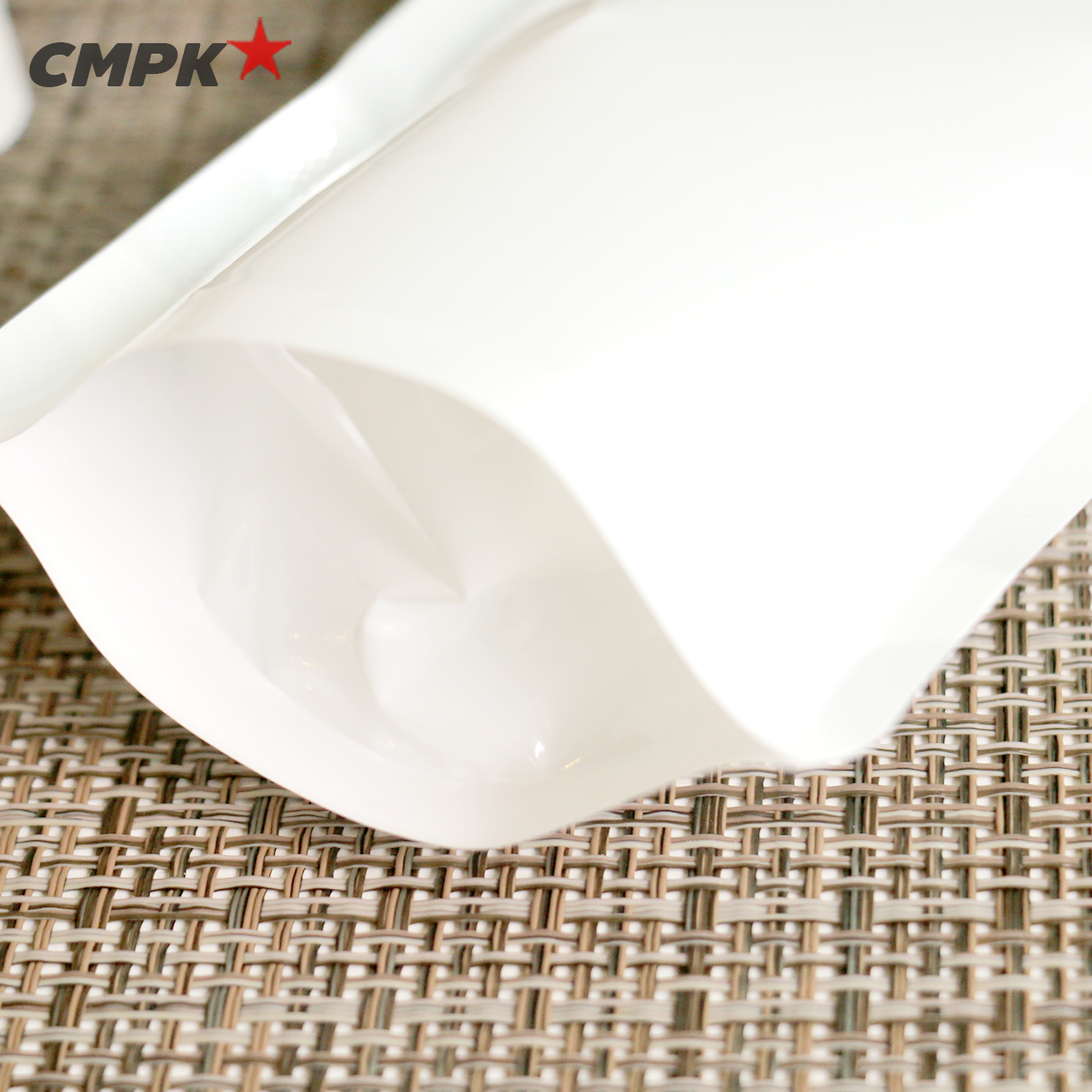 ถุงฝาเกลียว สีขาว เนื้อพลาสติก (100ใบ) ถุงใส่เครื่องดื่ม ชา กาแฟ ตั้งได้ 50-300 mL เลือกขนาดฝาได้