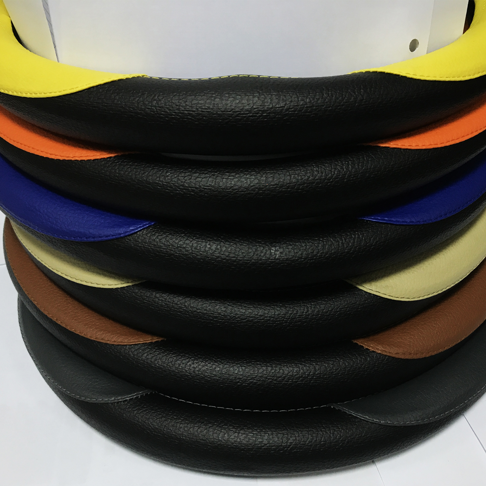 หุ้มพวงมาลัย ลาย New Sport สำหรับรถเก๋งทั่วไป