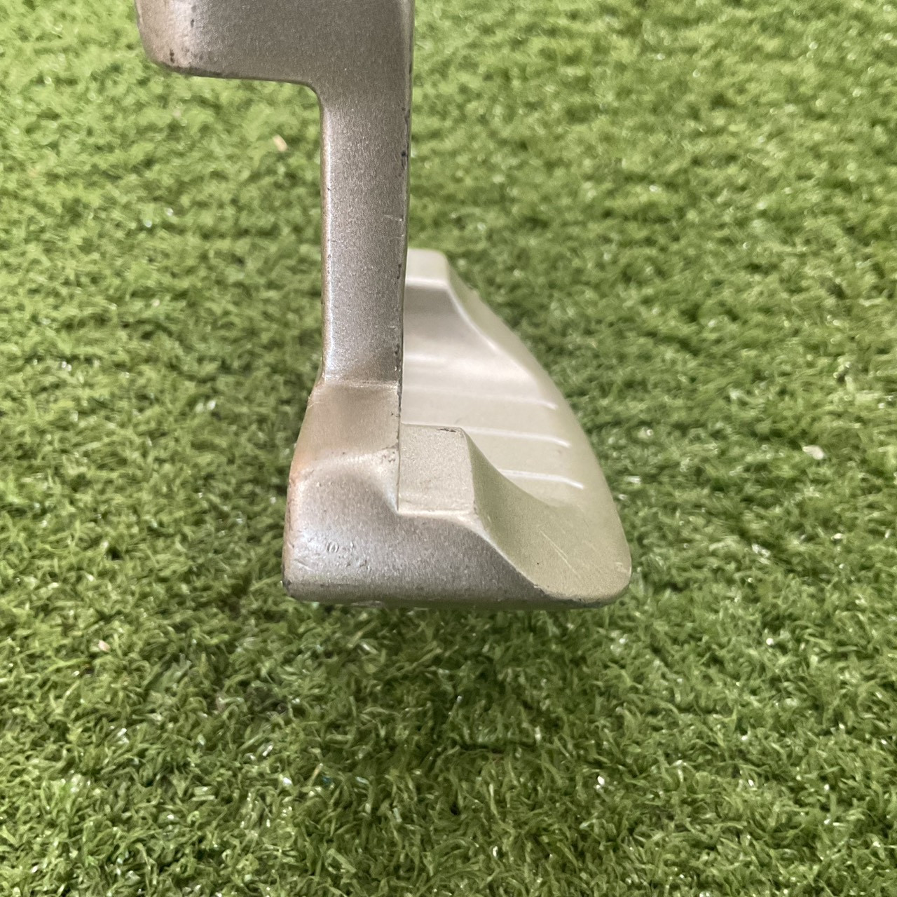 PUTTER X Line : XLP-121 ก้านเหล็ก